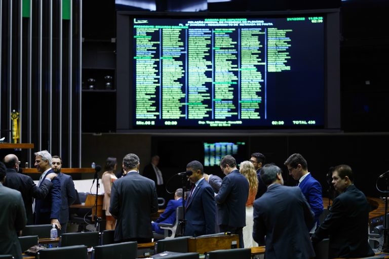 Câmara aprova projeto que reajusta subsídio do procurador-geral da República; acompanhe