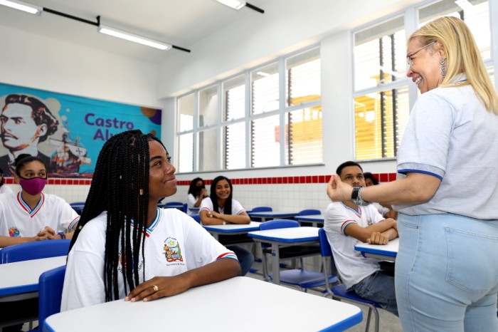 SEC divulga lista de professores convocados em processo seletivo para a Educação Básica e Educação Profissional e Tecnológica