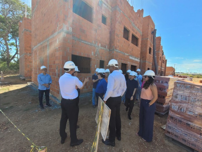 ADH visita obras de condomínio que marca primeiro projeto de PPP na área de habitação