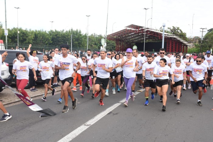 Corrida contra o Feminicídio reúne mais de mil pessoas em Teresina