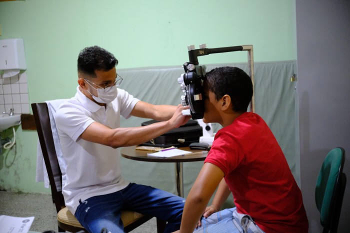 Projeto Viver leva atendimento oftalmológico para crianças e adolescentes do Cies