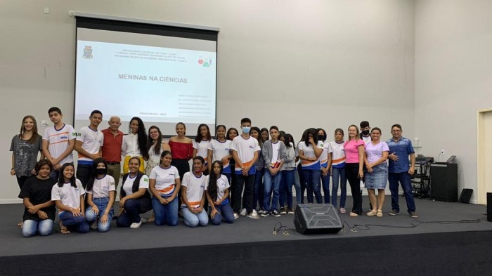 “ Meninas na ciência” – projeto de extensão promove a inclusão e igualdade da mulher na Ciência