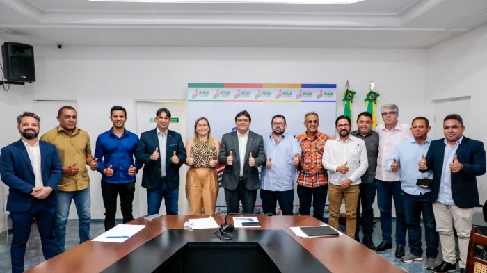 Governador anuncia UTI’s para Uruçuí e Corrente