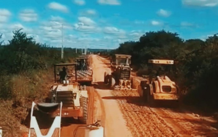 DER restaura PI-142 no trecho entre as cidades de Caldeirão Grande e Fronteiras