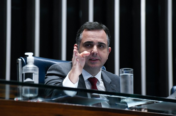 Pacheco suspende sessão para aguardar votação de MP dos ministérios na Câmara