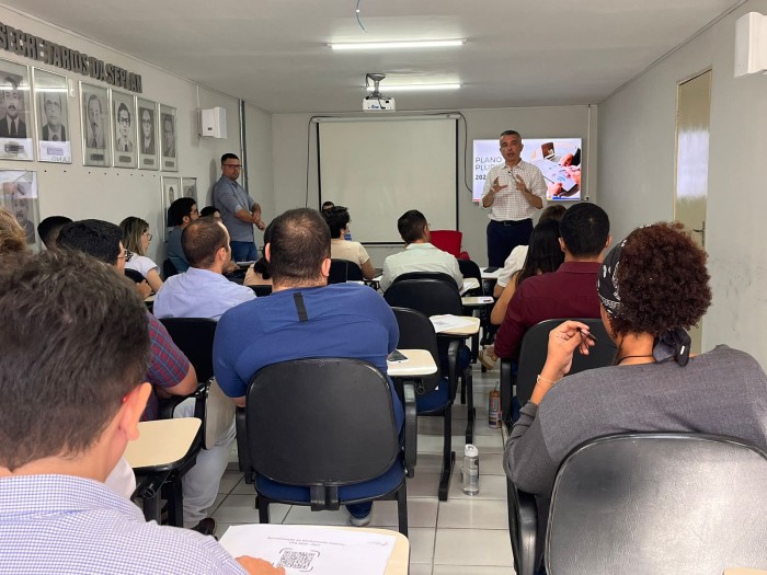 Equipe de planejamento se reúne para alinhamento sobre o PPA 2024-2027