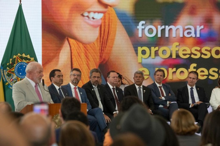 Jerônimo participa do lançamento do Compromisso Nacional Criança Alfabetizada, em Brasília