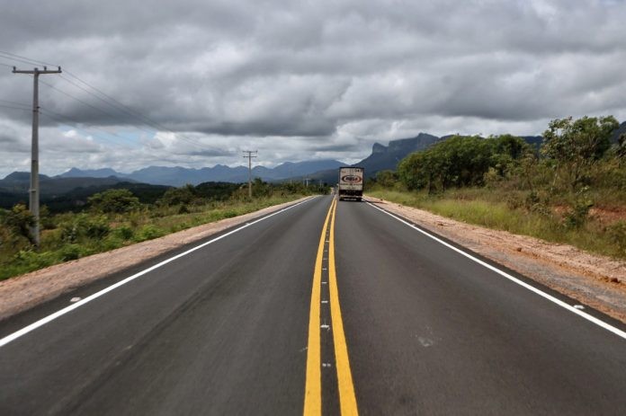 Operação conjunta entre Inema, PRF e Ibama fiscaliza transporte de produtos perigosos na BR-116