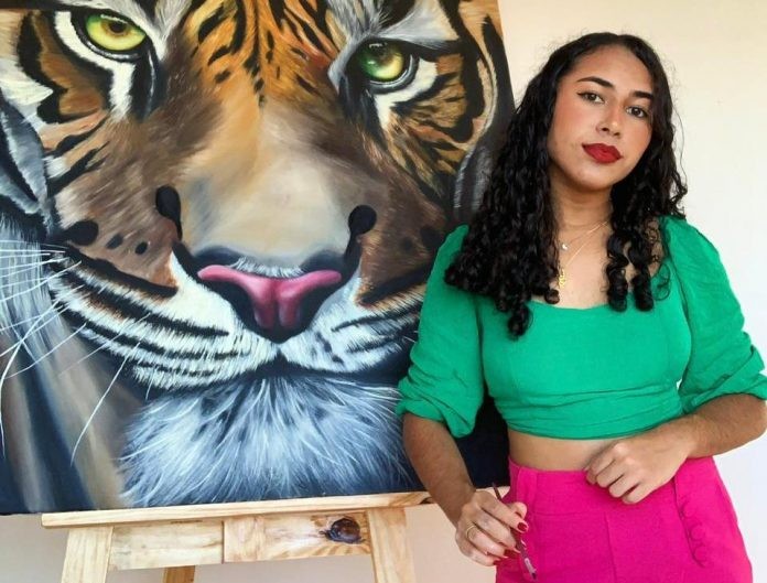 Estudante da rede estadual é convidada a expor suas telas em salão internacional no Le Carrousel Du Louvre, na França