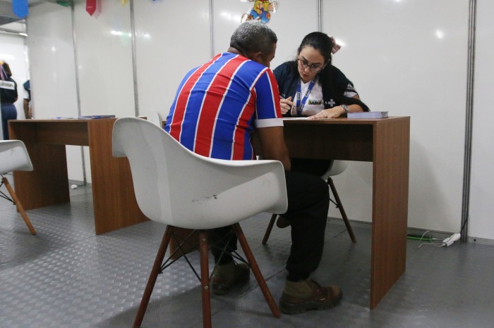 Postos da Sesab para testagem de IST realizam mais de 2 mil exames no primeiro dia de funcionamento