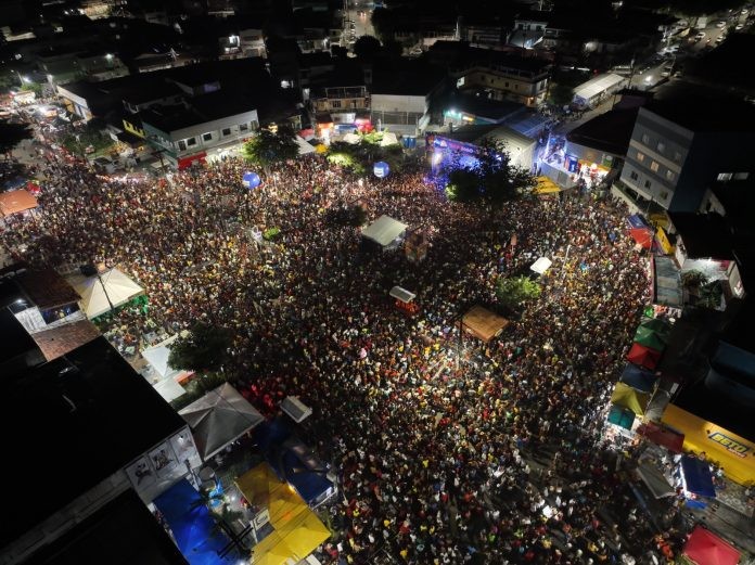 Última noite do São João em Paripe agita o público e movimenta a economia do subúrbio de Salvador