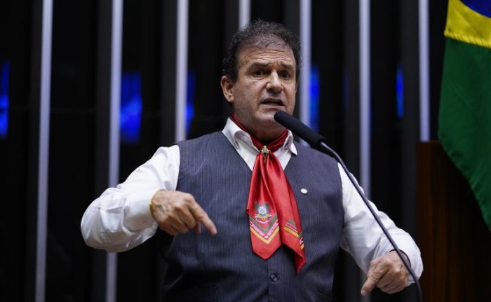 Projeto permite que professores usem o transporte escolar, se houver assento vago