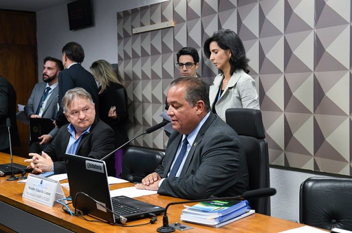 Comissão da MP do salário mínimo reúne trabalhadores e empresários