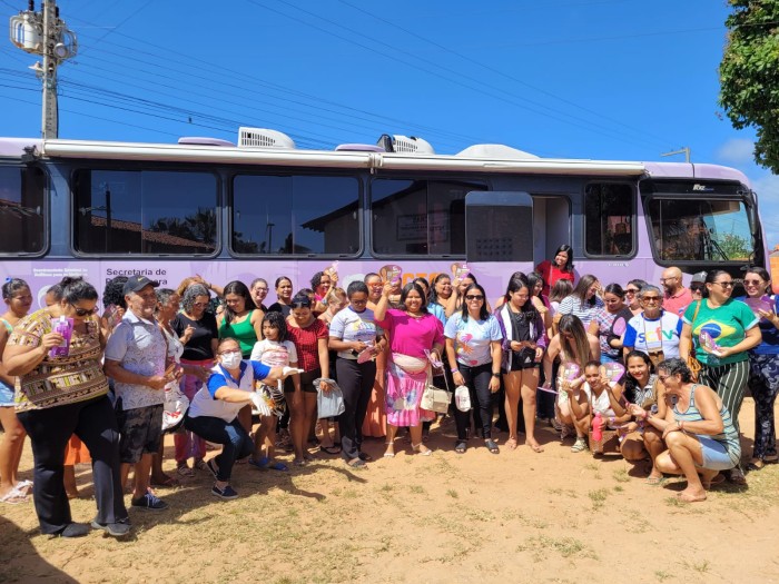 Ônibus Lilás leva serviços a Ilha Grande