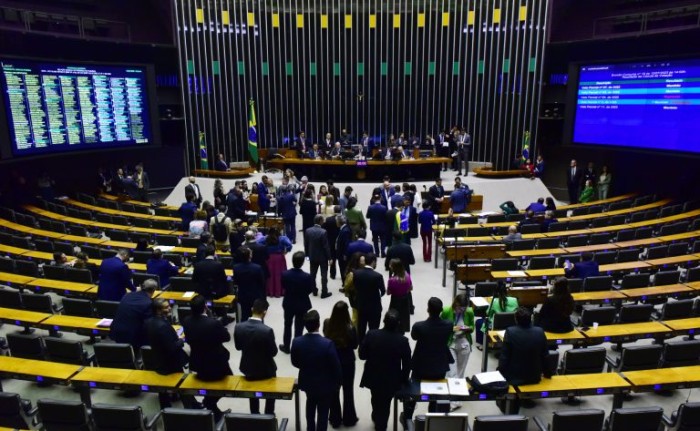 Congresso aprova crédito orçamentário de R$ 3,5 bi e reajuste das forças de segurança do DF
