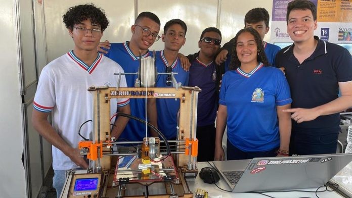 Estudantes da rede estadual apresentam projetos científicos durante a 8ª Expo Santana, no Oeste baiano
