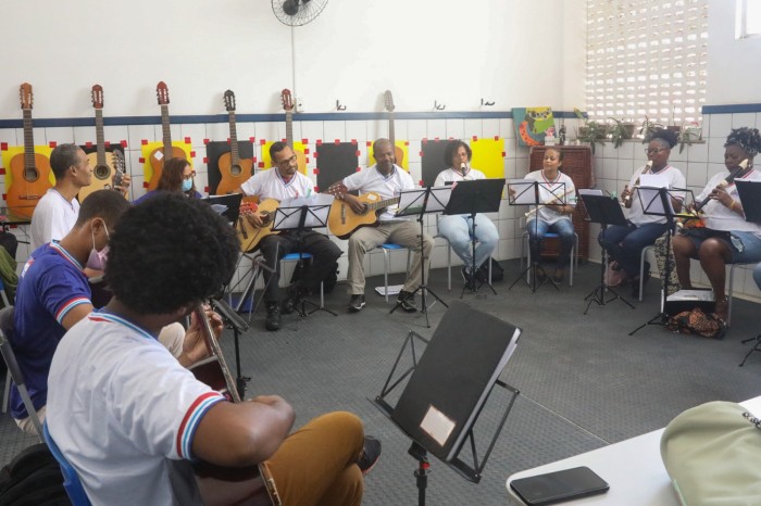 Estudantes do CEEP de Música, em Salvador, vislumbram nos cursos uma porta para ingresso no mundo do trabalho