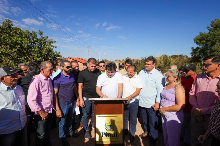 Rafael Fonteles inaugura, visita e autoriza obras de mobilidade em Cristalândia