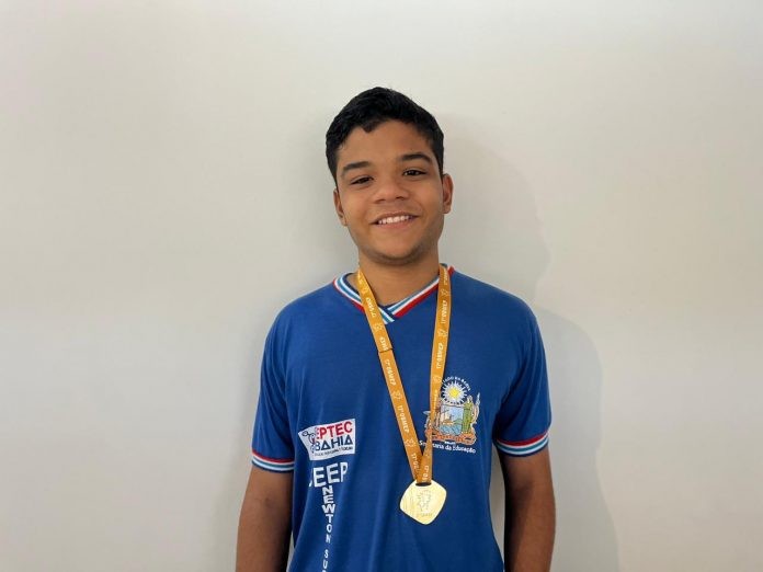 Projeto impulsiona estudo de Matemática e estudantes se destacam com medalhas em olimpíada nacional