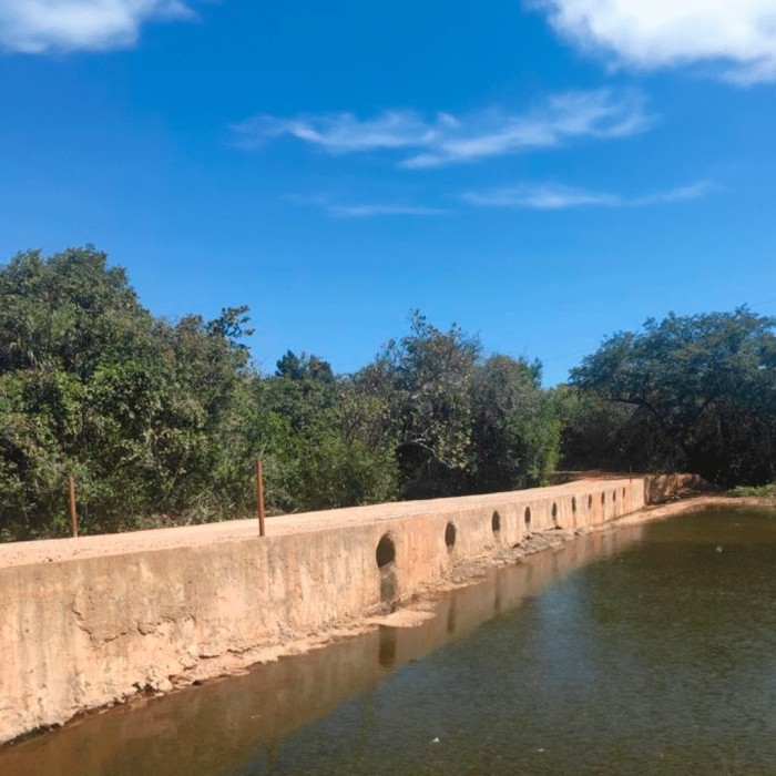 Seinfra constrói passagens molhadas em Piripiri