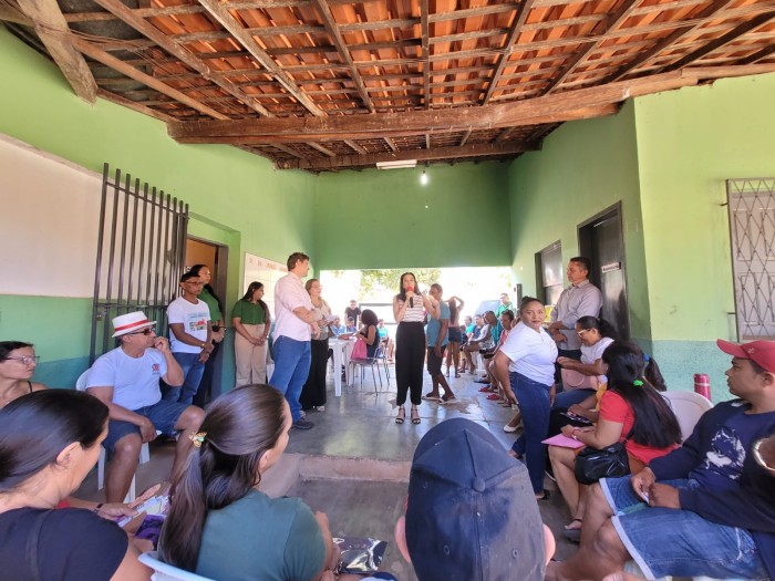 Comunidade de Várzea Grande do Piauí recebe ações do Ônibus Lilás