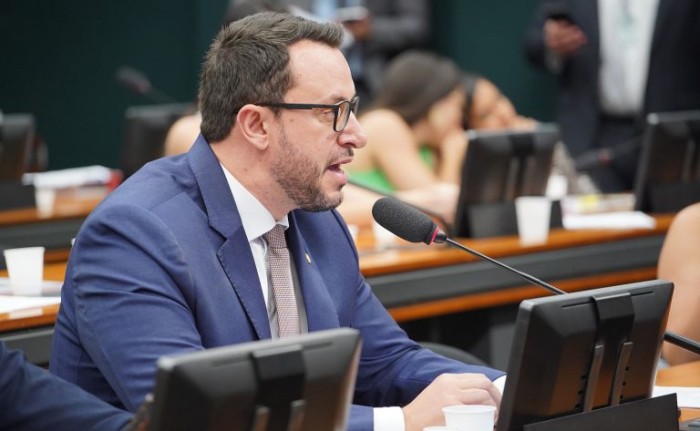 Comissão aprova projeto que proíbe distribuição de animais em eventos