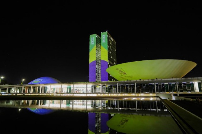 Palácio do Congresso recebe projeção alusiva à Semana da Pátria