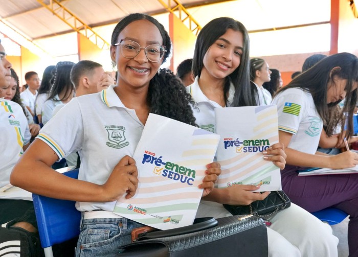 Estudantes de Porto e municípios adjacentes participam de revisão para o Enem e Saeb
