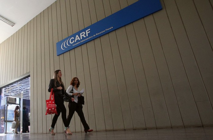 Lula sanciona voto de qualidade no Carf e veta perdão de multas a contribuintes