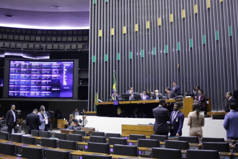 Congresso adia para a próxima semana sessão para análise de vetos